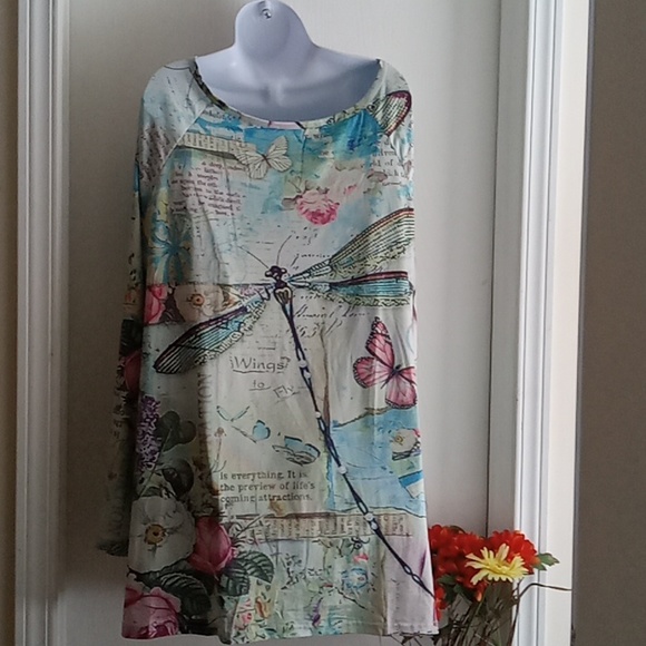 ⭐️ Host Pick ⭐️ Dragonfly Print  Plus Tunic Top - Picture 6 of 8